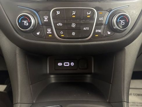 Used 2022 Chevrolet Equinox LT w/ Driver Convenience Package AWD/4WD image 16