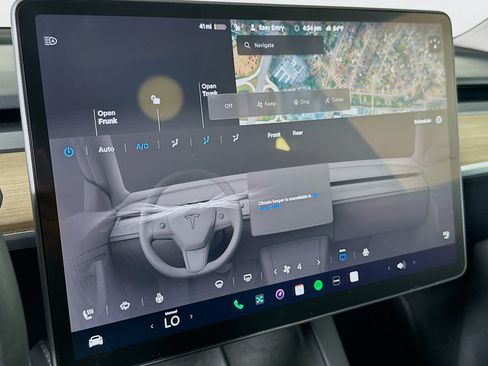 Used 2023 Tesla Model Y Long Range AWD/4WD image 23