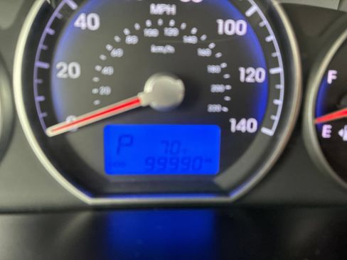 Used 2011 Hyundai Santa Fe SE w/ Premium Pkg 3 FWD image 8
