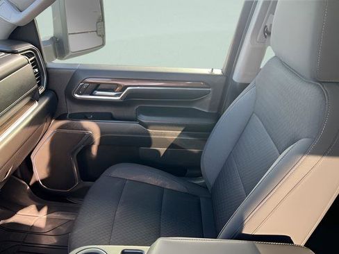 Used 2024 Chevrolet Silverado 3500 LT w/ Convenience Package image 16