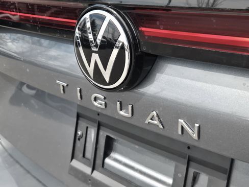 New 2026 Volkswagen Tiguan SE image 13