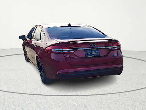 Used 2018 Ford Fusion SE w/ Equipment Group 201A image 5