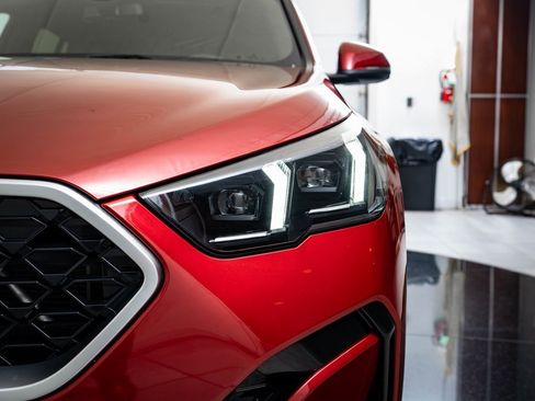 Certified 2025 BMW X2 xDrive28i image 15