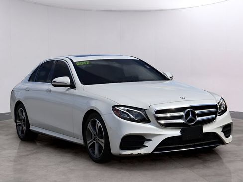 Certified 2017 Mercedes-Benz E 300 4MATIC image 3