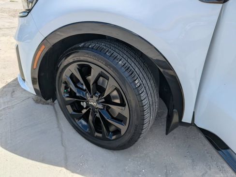 Certified 2023 Kia Sorento SX FWD image 38