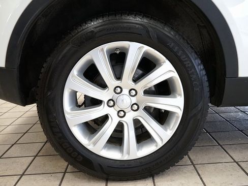 Used 2018 Land Rover Discovery Sport SE image 50