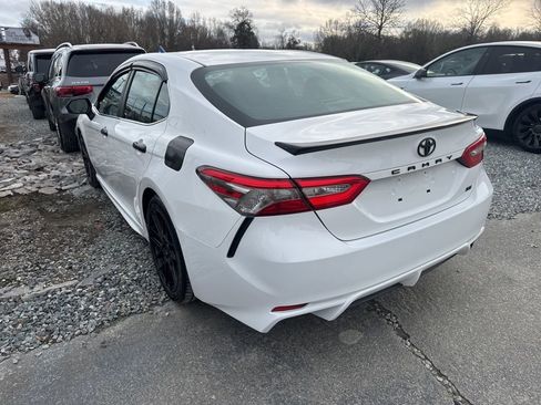 Used 2018 Toyota Camry SE image 4