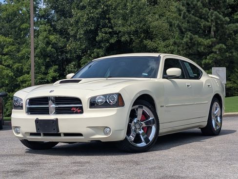 Used 2010 Dodge Charger R/T w/ Premium Appearance Group RWD image 4