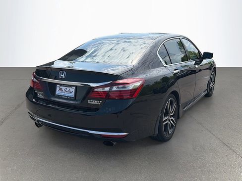 Used 2017 Honda Accord Sport Special Edition image 4