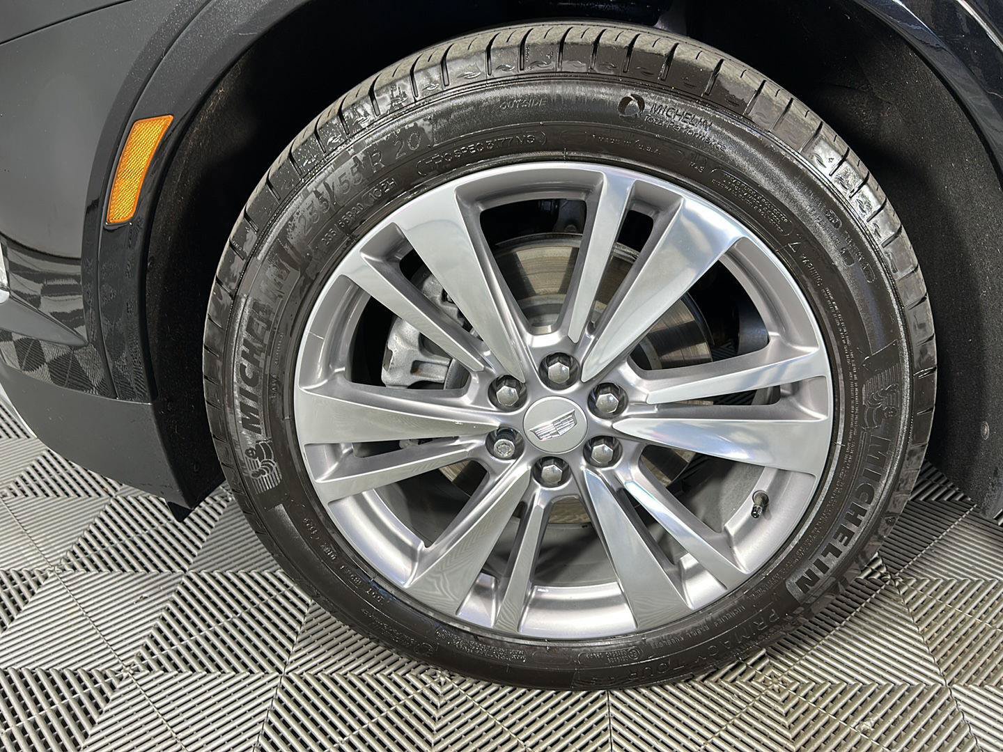 Used 2024 Cadillac XT5 Premium Luxury AWD/4WD image 5