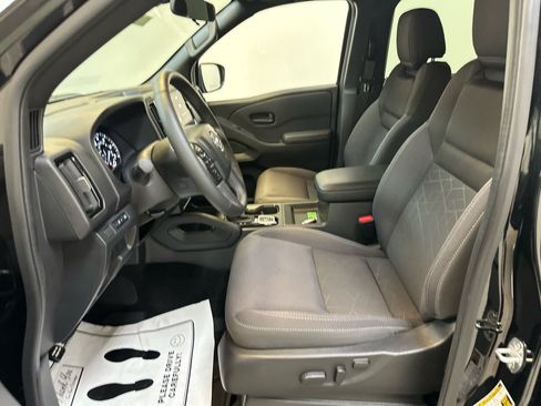 Certified 2026 Nissan Frontier SV w/ All-Weather Content Package AWD/4WD image 4