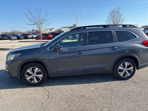 Used 2019 Subaru Ascent Premium image 13