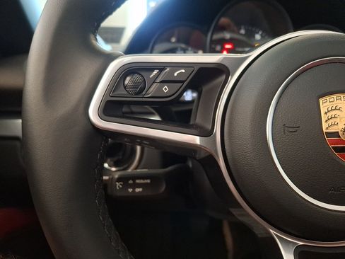 Used 2025 Porsche 718 Boxster RWD image 16