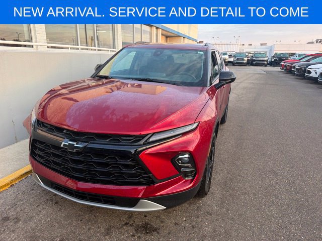 Used 2024 Chevrolet Blazer LT w/ Convenience Package AWD/4WD image 2