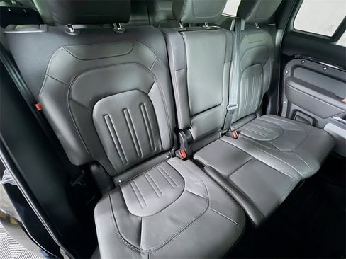 Used 2024 Land Rover Defender 130 X image 29