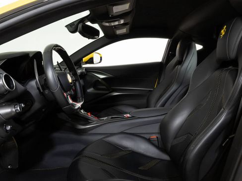 Used 2018 Ferrari 812 Superfast RWD image 4