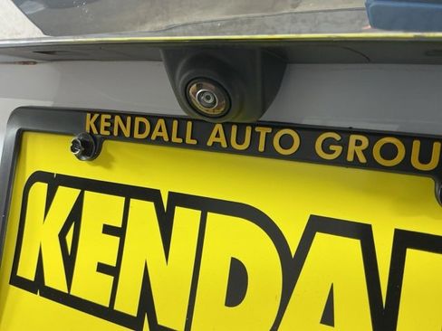 Used 2024 GMC Yukon XL SLT image 7