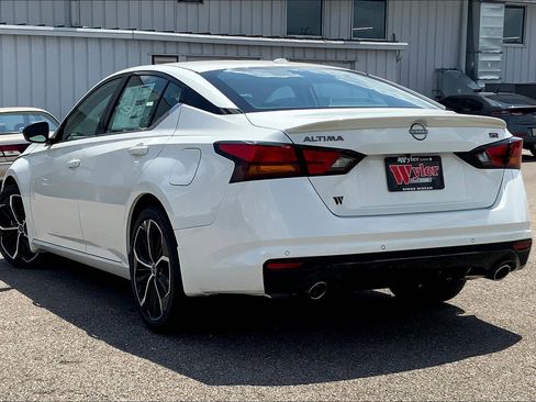 New 2025 Nissan Altima 2.5 SR w/ SR Premium Package image 3
