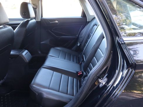 Used 2021 Volkswagen Jetta SE FWD image 19