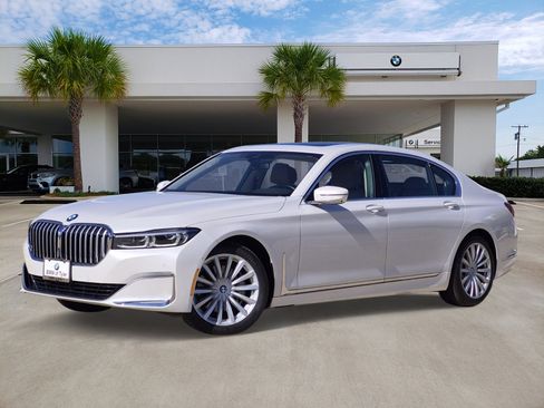 Certified 2022 BMW 740i xDrive image 1