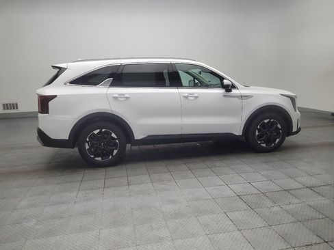 Used 2024 Kia Sorento S FWD image 10
