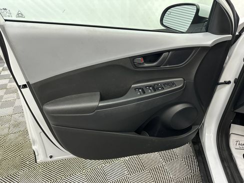 Used 2018 Hyundai Kona SEL w/ SEL Tech Package 02 FWD image 11