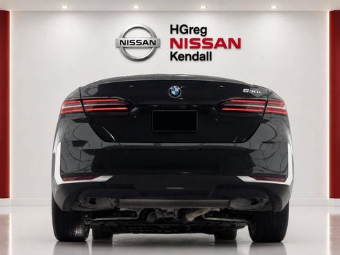 Used 2025 BMW 530i w/ Premium Package RWD image 6