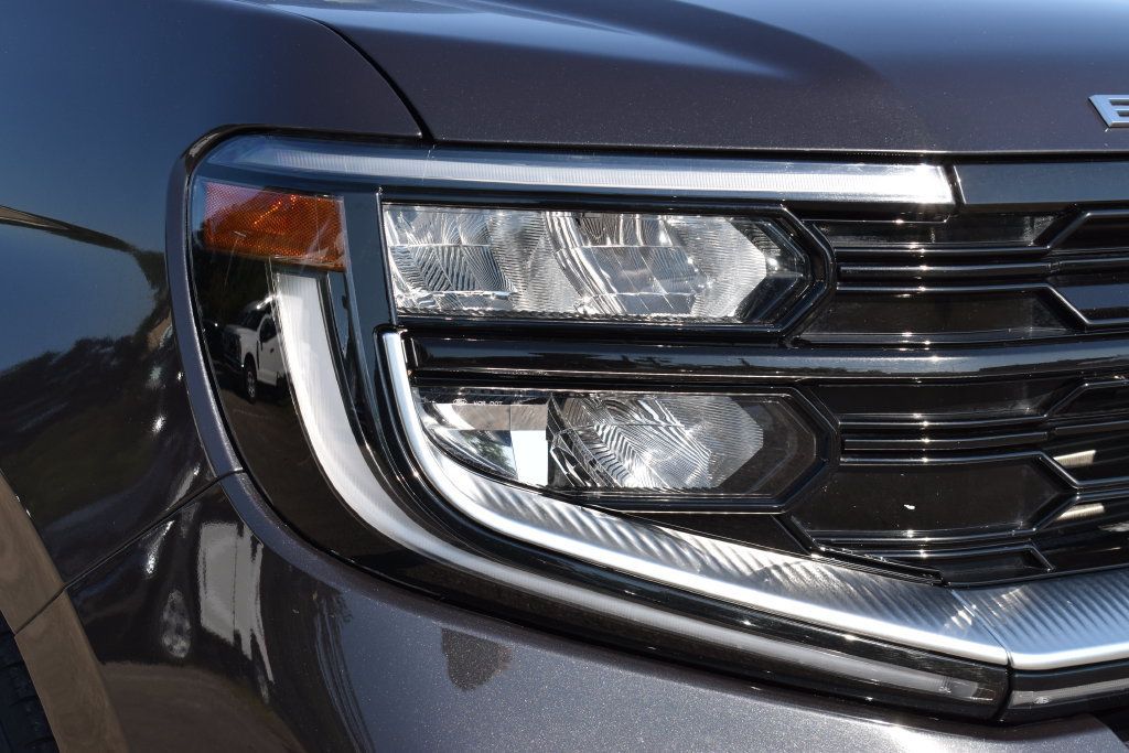 Used 2025 Ford Expedition Max Platinum AWD/4WD image 4