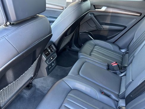 Used 2022 Audi Q5 2.0T Premium image 12