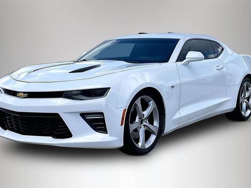 Used 2016 Chevrolet Camaro SS RWD image 2