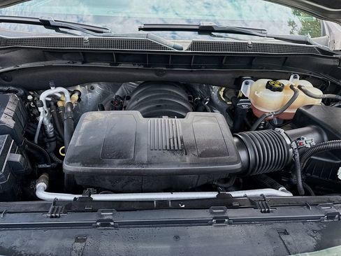 Used 2023 Chevrolet Tahoe Premier AWD/4WD image 32