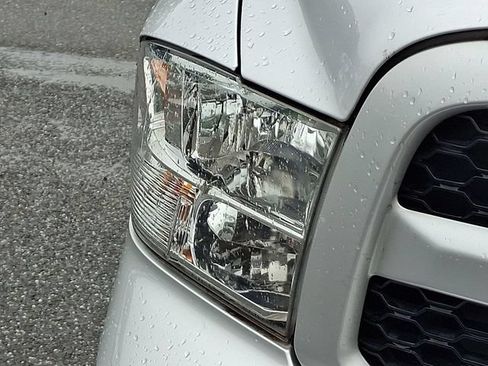 Used 2018 RAM 1500 Express AWD/4WD image 29