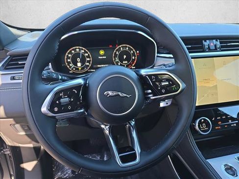 Used 2026 Jaguar F-PACE R-Dynamic S AWD/4WD image 15