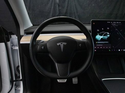 Used 2022 Tesla Model Y Performance image 23