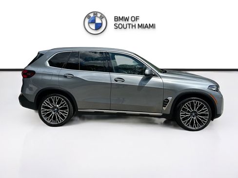 Used 2024 BMW X5 sDrive40i w/ Parking Assistance Package image 8