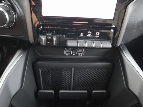 New 2026 RAM 1500 4x4 Crew Cab image 14