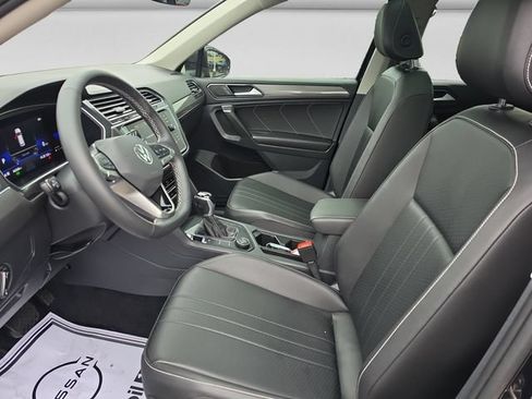 Used 2022 Volkswagen Tiguan SE AWD/4WD image 10