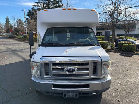 Used 2012 Ford E-450 and Econoline 450 Super Duty w/ Shuttle Bus Prep Pkg image 12