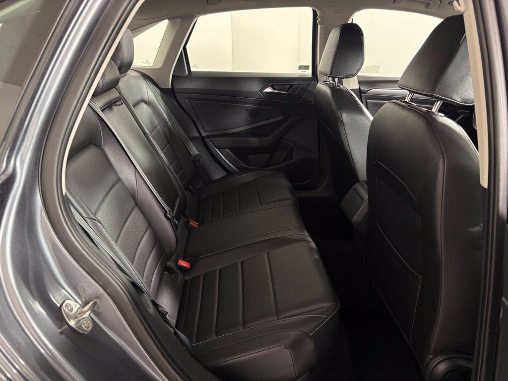 Used 2024 Volkswagen Jetta SE FWD image 36