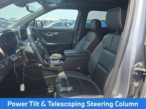 Used 2023 Chevrolet Blazer Premier w/ Driver Confidence II Package FWD image 9