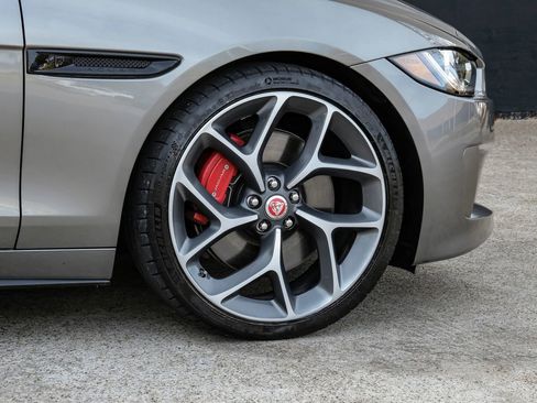 Used 2019 Jaguar XE S image 72