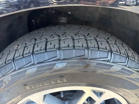 Used 2025 Ford Expedition Active AWD/4WD image 27