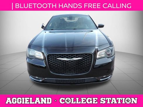 Used 2019 Chrysler 300 S AWD/4WD image 10