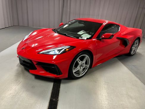 Used 2025 Chevrolet Corvette Stingray Coupe w/ 1LT image 3