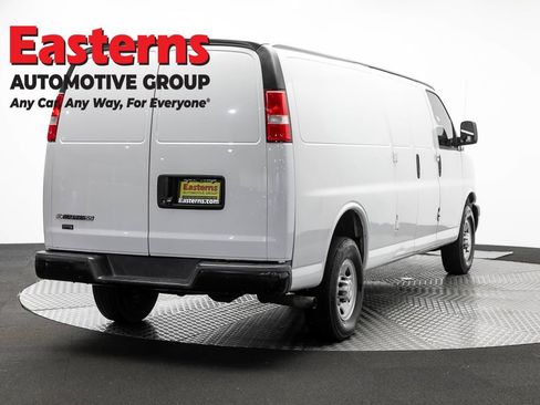 Used 2019 Chevrolet Express 2500 Extended RWD image 5