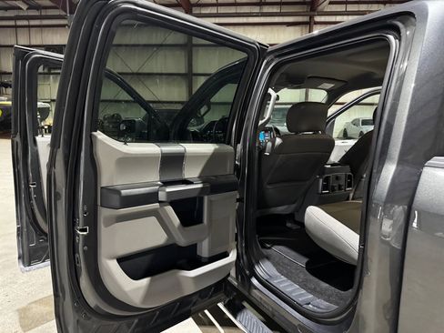 Used 2018 Ford F150 XLT w/ Equipment Group 302A Luxury image 16