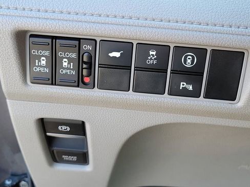 Used 2023 Honda Odyssey Touring image 23