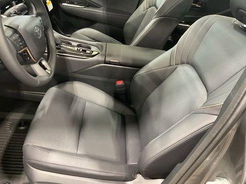 New 2026 Toyota Crown Platinum image 11