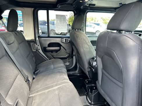 Used 2021 Jeep Wrangler Unlimited Sport AWD/4WD image 17
