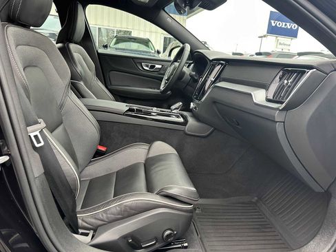 Certified 2024 Volvo S60 T8 Ultimate image 9